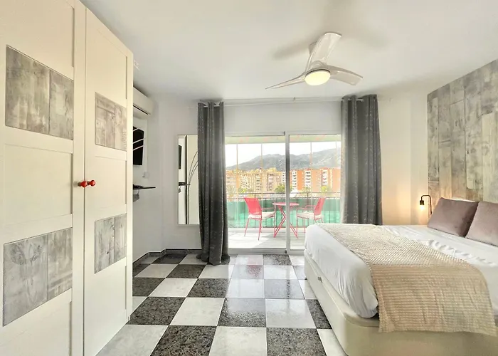 Lafrenchtouch - Coqueto Estudio Terraza Con Vistas Torremolinos